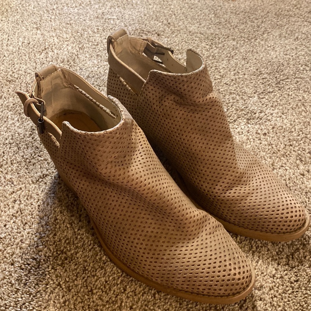 Qupid Tan Ankle Boots